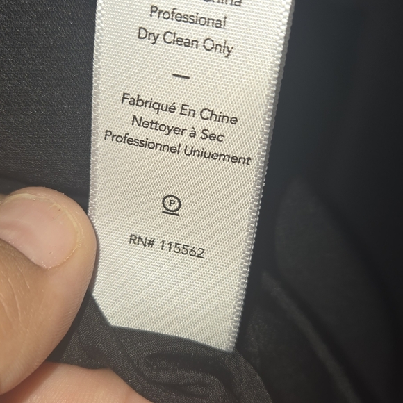 Elizabeth and James Black Off-Shoulder Blouse - Picture 6 of 7